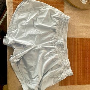 Lululemon Mid-Rise Lined short 5”